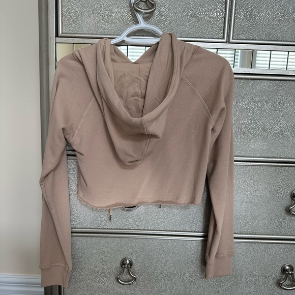 Saski Collection Cropped Hoodie - Picture 8 of 11